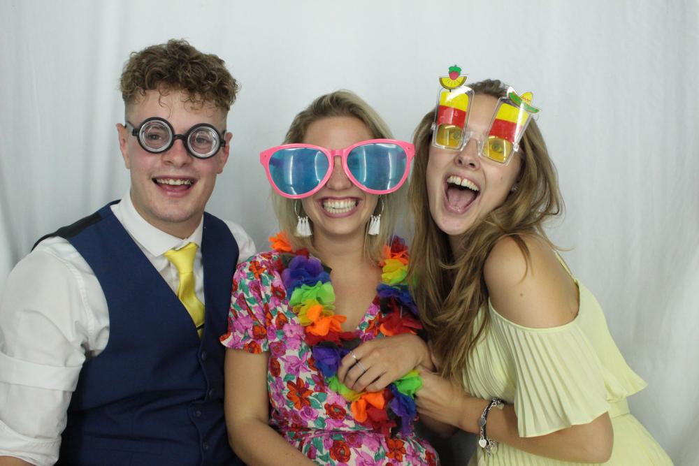 Laura & Oliver | View more photos from the event at gallery.myphotoboothexperience.co.uk/u/MyPhotoBoothExperienceLtd/Laura-Oliver